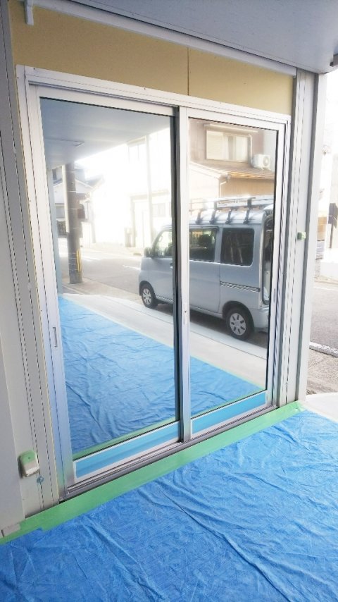 目隠し窓ガラスフィルム施工事例ミラータイプ　愛知県大府市