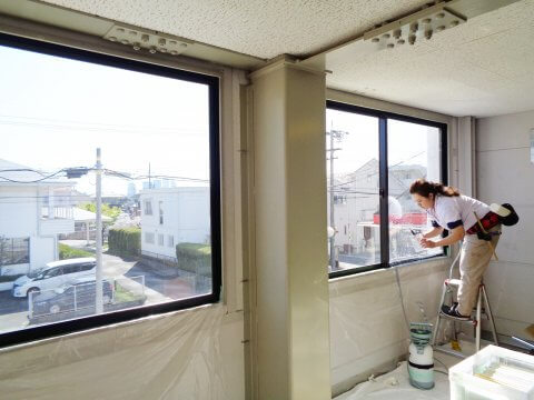 窓ガラスフィルム施工事例　暑さ対策　ミラータイプフィルム　愛知県あま市