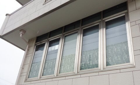 窓ガラスフィルム施工事例　ミラータイプフィルム　目隠し遮熱　兵庫県神戸市