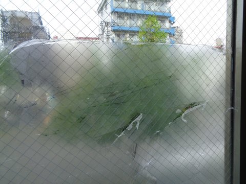 窓ガラスフィルム施工事例　ミラータイプフィルム　目隠し遮熱　兵庫県神戸市